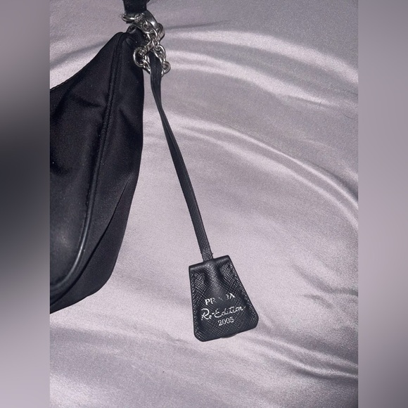 Prada re-edition nylon bag - Picture 3 of 11